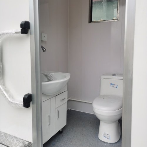 Mobile-Toilet-Trailer-for-Sale